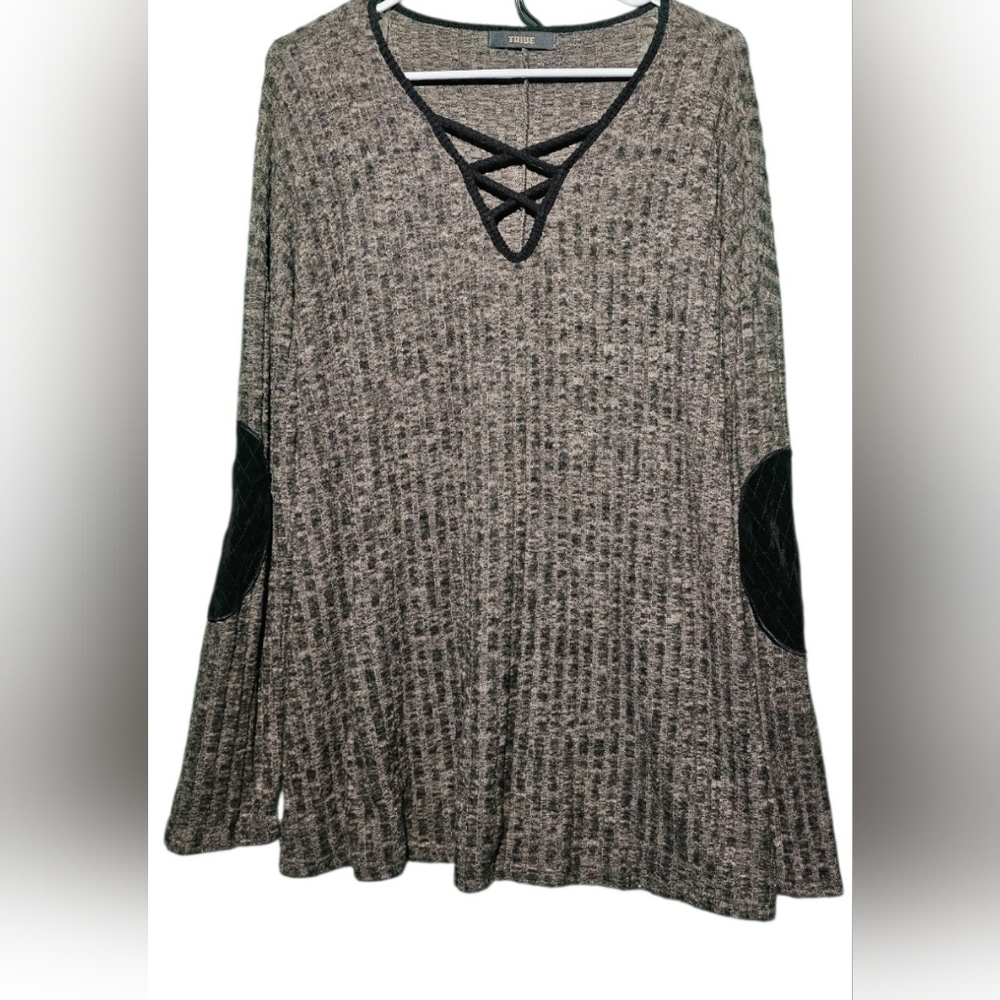 12th Tribe EUC Large Gray Long Sleeve Top with Black Elbow Patches 23 PTP - Picture 1 of 4